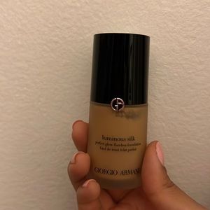 Giorgio Armani luminous silk foundation